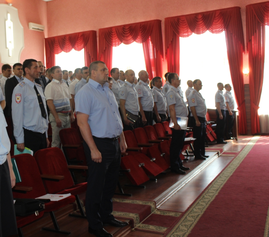 300 лет российской полиции: В Тольятти сотрудники МВД почтили память погибших товарищей