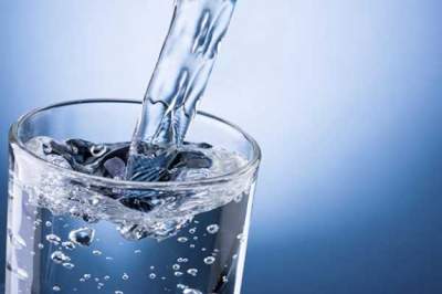 Медики рассказали, когда полезнее всего пить воду