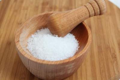 Медики объяснили, как переизбыток соли влияет на организм