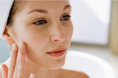 Косметологи подсказали, как избавиться от морщин на лице