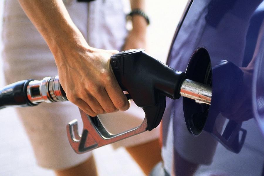 ФАС возбудила несколько дел из-за повышения цен на бензин в регионах