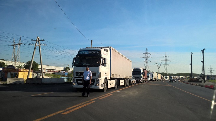 На трассе М-5 под Тольятти ограничат движение грузовиков
