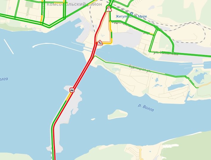 Из-за масштабной пробки на ГЭС в Тольятти запретили поворот с трассы М-5 на улицу Громовой