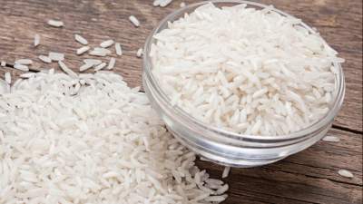 Медики объяснили, почему опасно есть горячий рис