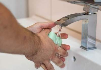 Названа главная ошибка, совершаемая при мытье рук