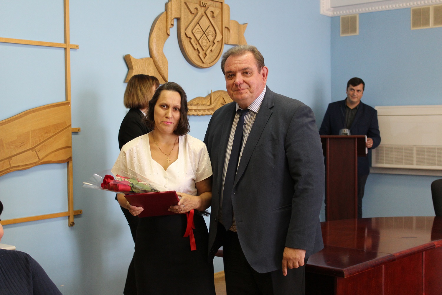 В администрации Тольятти наградили многодетных матерей