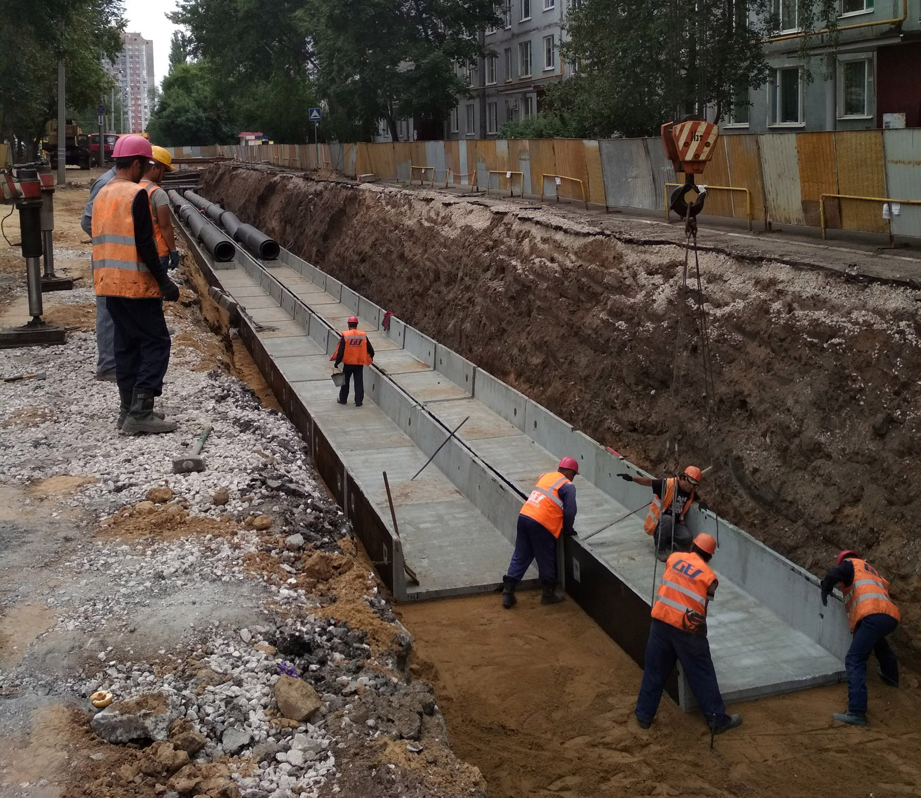 Реконструкция тепломагистрали на ул. Ленинградской подходит к завершению
