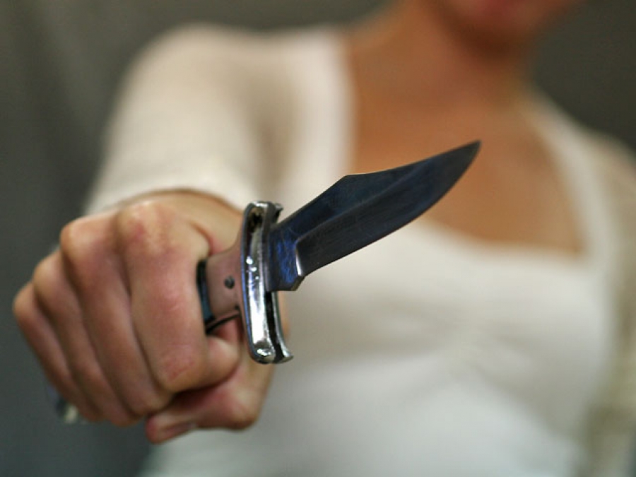 Не выдержала аморального поведения: Тольяттинку осудили за нанесение ножевых ранений супругу