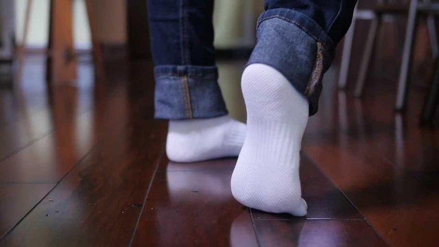 Как отбелить белые носки